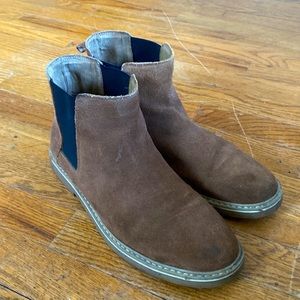 GAP Chelsea boots